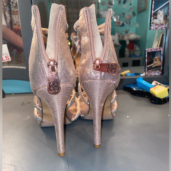 Daisy Fuentes Heels - Picture 11 of 16